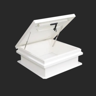 Hogyan kezeljük a tetőtéri tetőablakok körüli vízszivárgást?